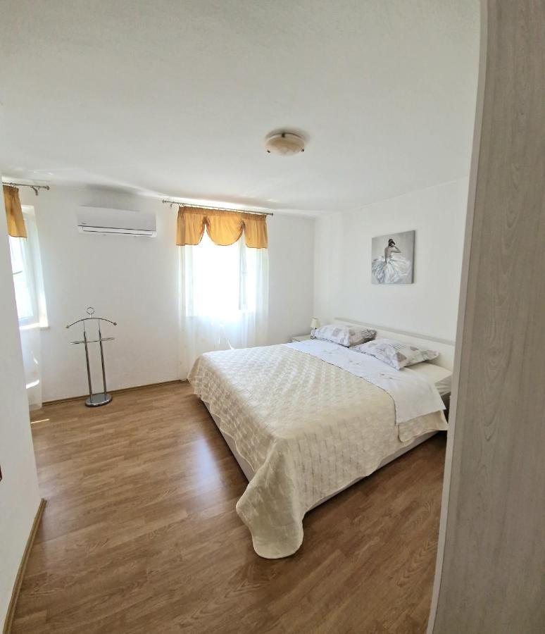 Apartament Apartman Perina Trogir Zewnętrze zdjęcie