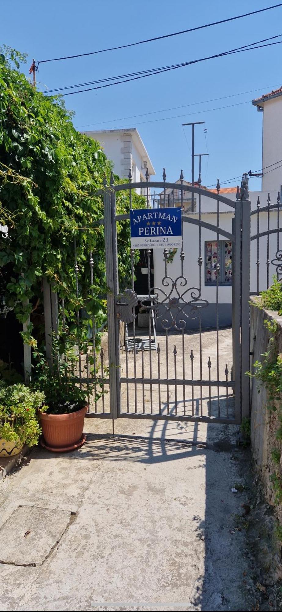 Apartament Apartman Perina Trogir Zewnętrze zdjęcie